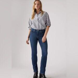 Levi’s Classic Straight Blue Jeans size 33